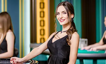 Đội ngũ hỗ trợ khách hàng chuyên nghiệp đang làm việc với tai nghe và máy tính, biểu thị dịch vụ 24/7 tại wipwin chính thức.